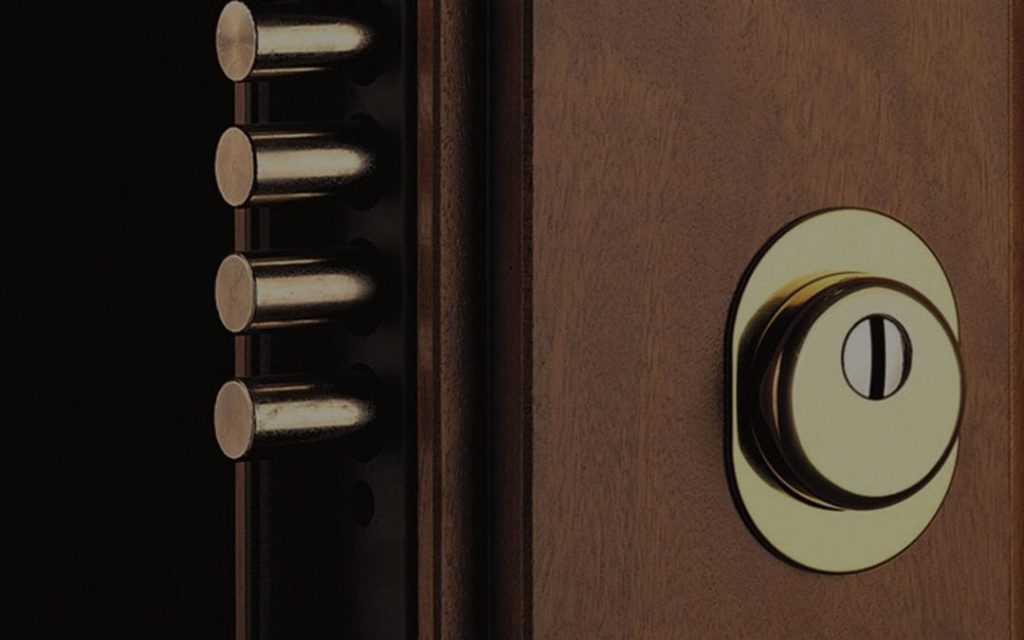 sostituzione-serratura-porta-blindata-servizi-serrature